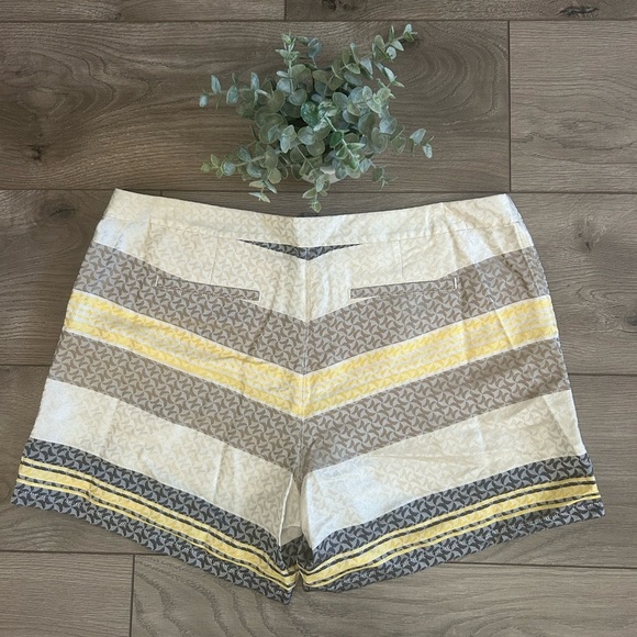 NWT Tommy Bahama Women's Shorts 100% Silk Size 10 - Picture 5 of 6